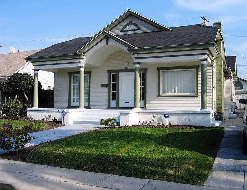1st image of 1016 5th Ave