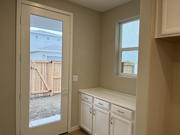 5th image of 2949 Hazel Gaze St