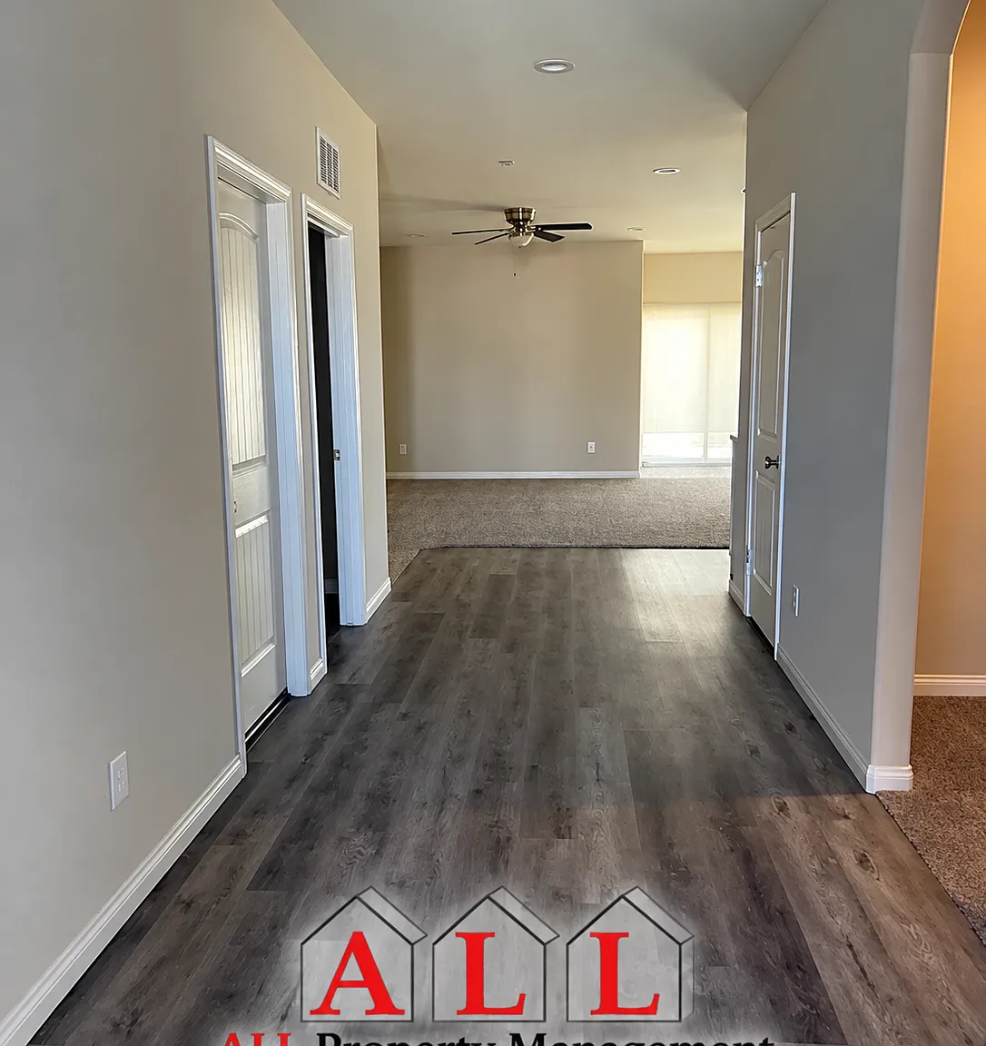4 bed, 3.0 bath, 2157 sqft, $2,495 — Photo 2