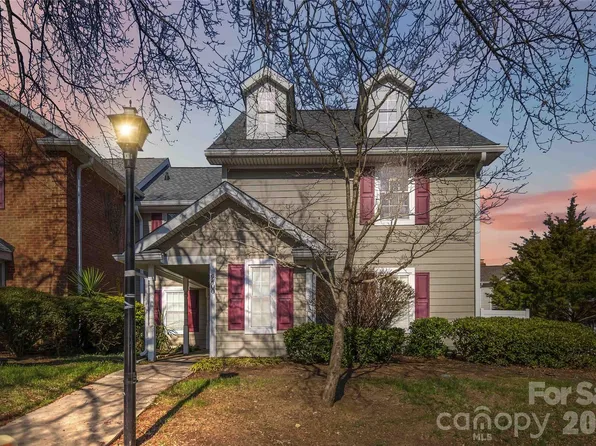 9400 S Vicksburg Park Ct, Charlotte, NC 28210