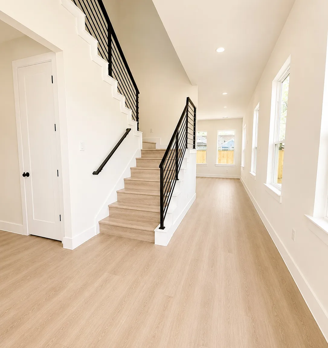 4 bed, 2274 sqft, $3,300 — Photo 2