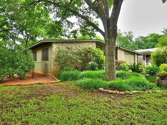 3rd image of 5101 Creekline Dr
