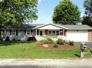 120 Peggy Dee Dr, Blue Mound, IL
