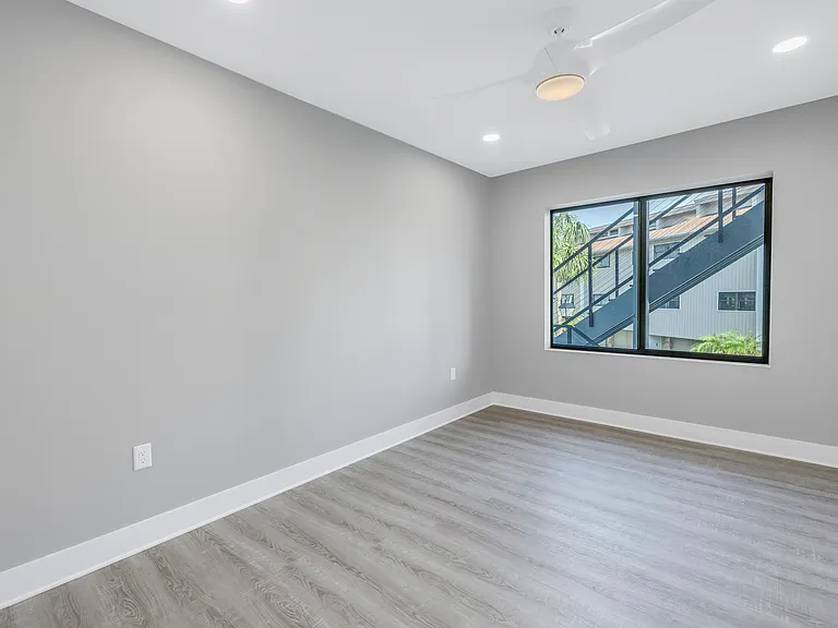 12400 Capri Cir N #A — Photo 19