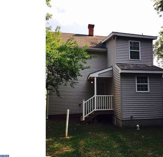 2nd image of 706 Willow St