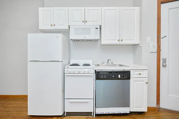 Rented by Living New York | media 8