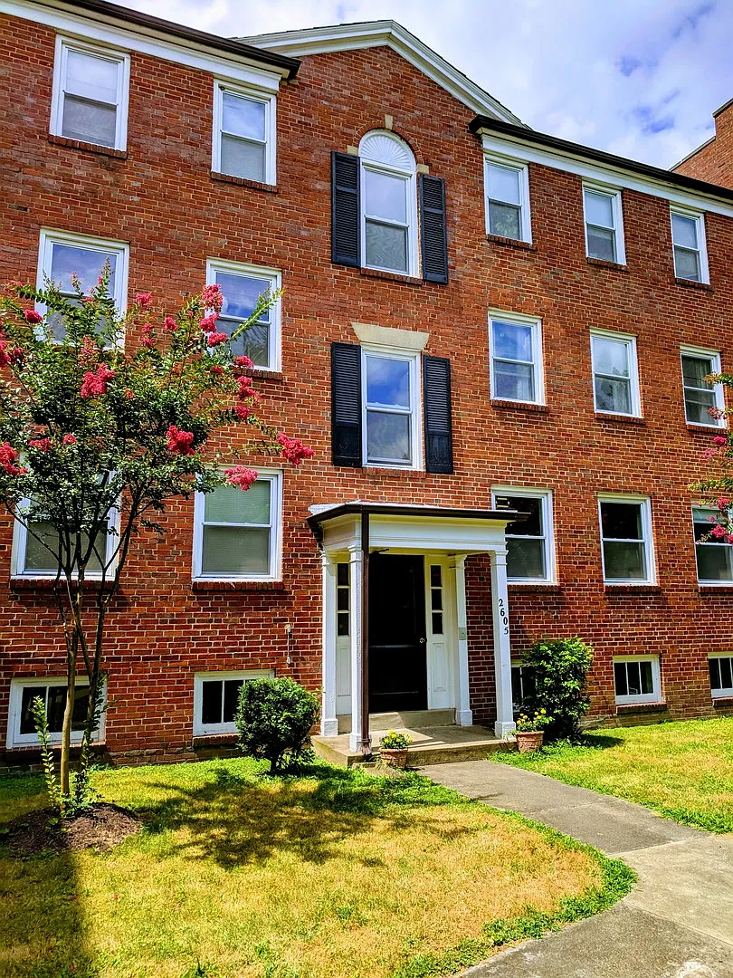 2605 Park Avenue — Photo 2