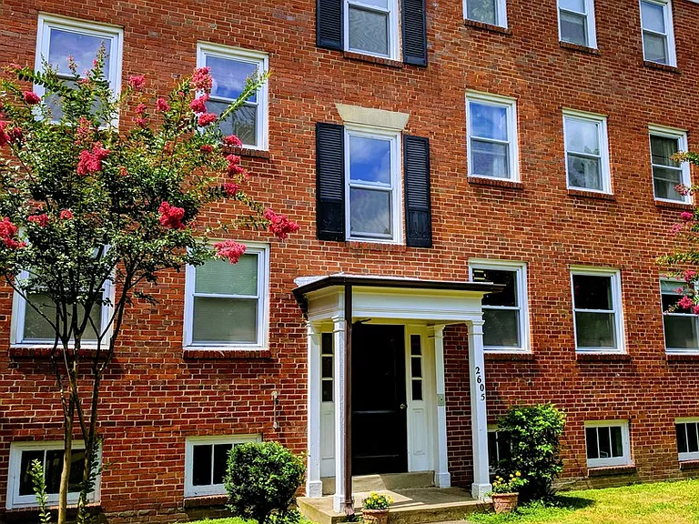 2605 Park Avenue — Photo 2