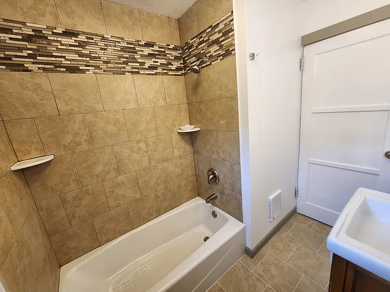 845 Myrtle Ave — Photo 15