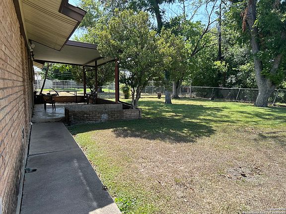 4th image of 4902 BERNADINE DR