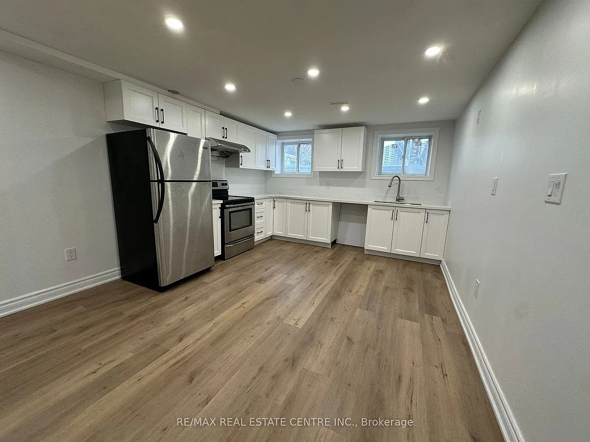 Building Photo - 67 York Rd #BASEMENT