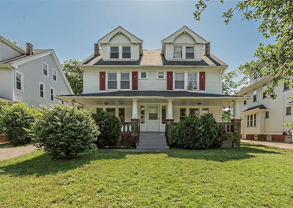 1st image of 2407-09 Woodmere Dr