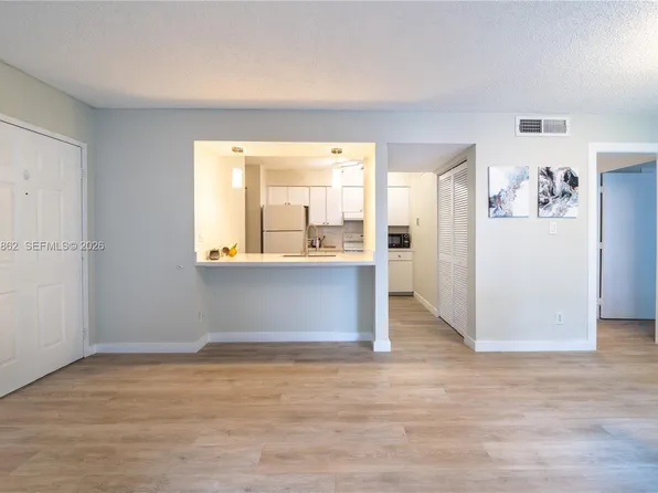 620 S Park Rd #18-2, Hollywood, FL 33021