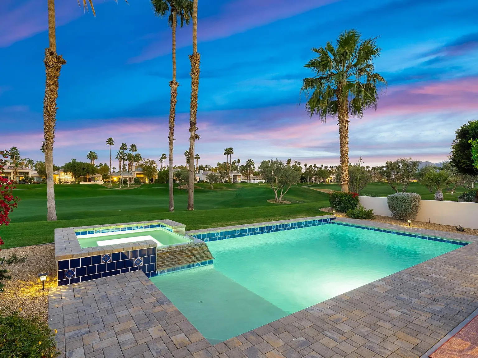 3 bed, 2400 sqft, $5,872 — Photo 4