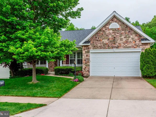 17207 Four Seasons Dr, Dumfries, VA 22025