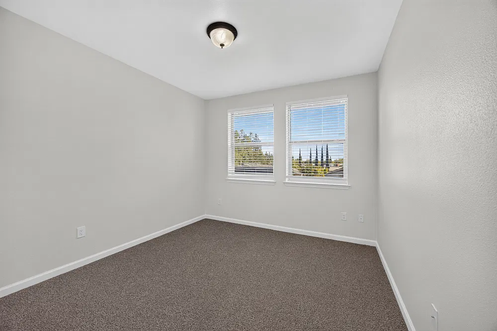 2 bed, 1038 sqft, $2,300 — Photo 3