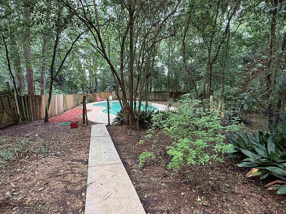 2nd image of 225 Westridge Dr
