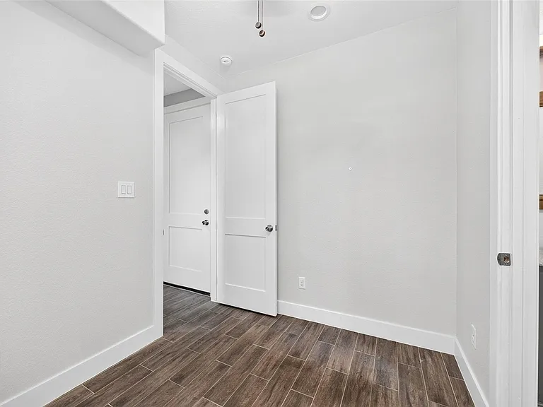 2310 Detering St #B — Photo 9