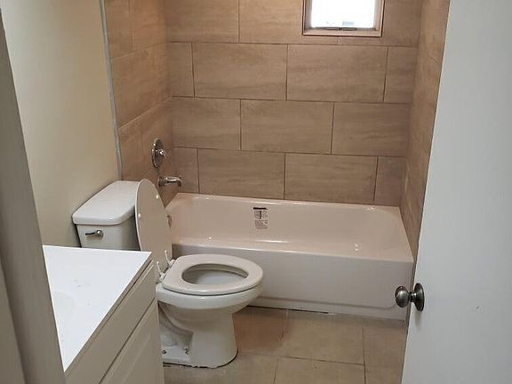 3rd image of 428 W Pine St