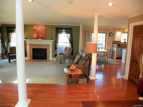 5th image of 9550 English Ivy Ct