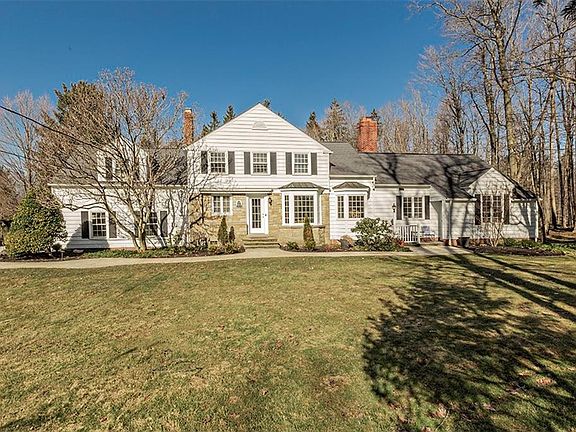 2nd image of 33375 Woodleigh Dr