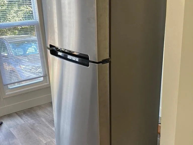 Refrigerator
Daniela