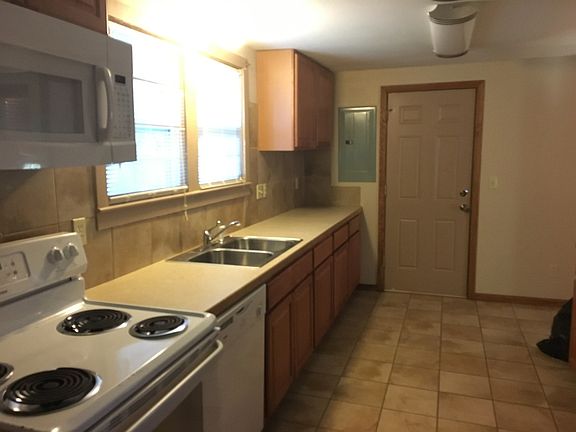 4th image of 232 1/2 Main St #232-WH