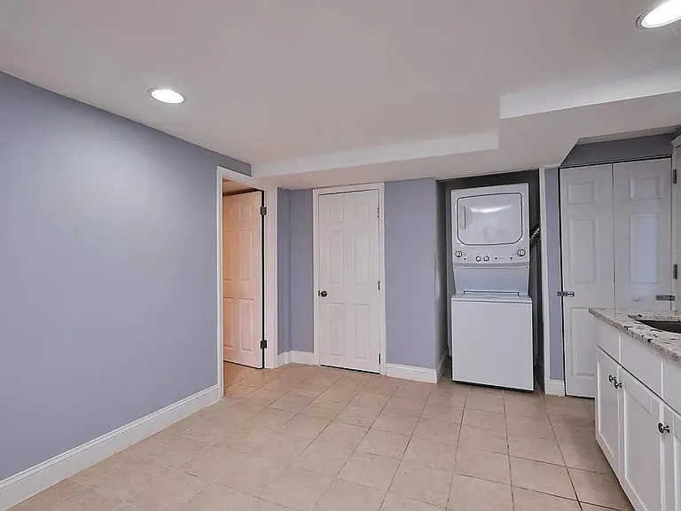 144 Webster St NE — Photo 3