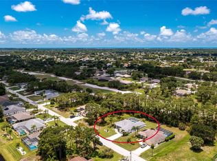 200 Fairway Rd, Rotonda West, FL 33947