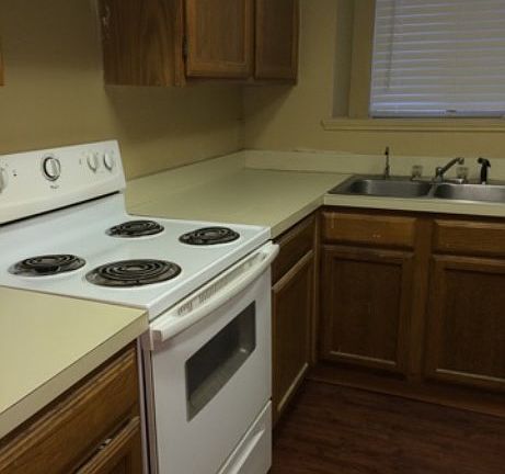 2nd image of 3120 Shadywood Ct
