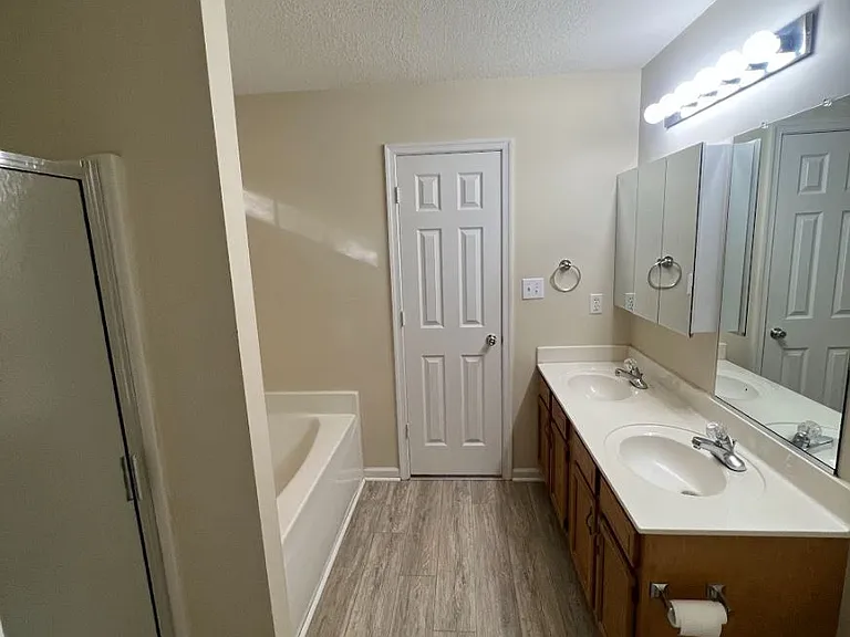433 Garcia Dr — Photo 11