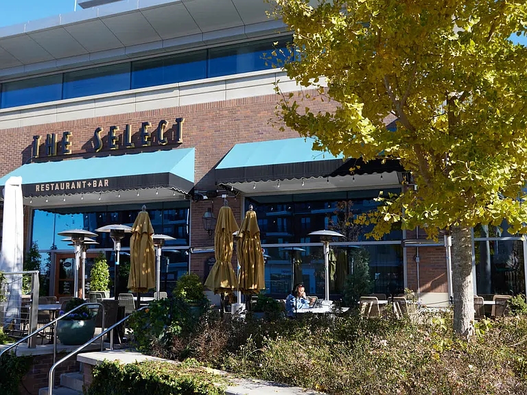 The Select Restaurant and Bar