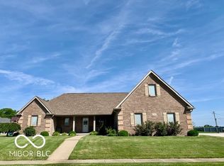 3555 Saint Andrews Pl, Seymour, IN 47274