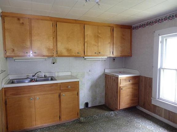 2nd image of 242 Church Ave