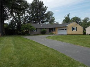 21 Pinney Rd, Bloomfield, CT 06002