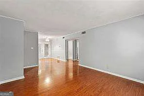 1822 N Rock Spgs NE #7 — Photo 7