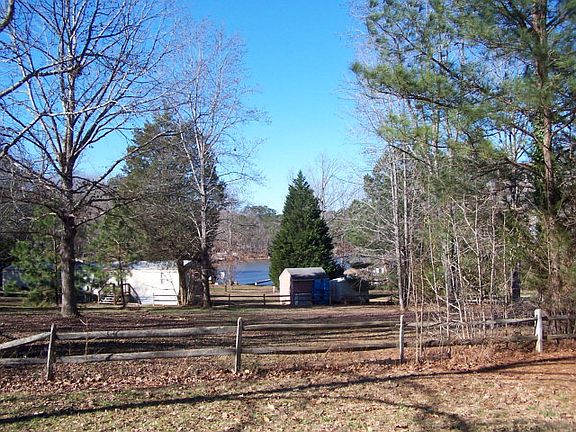 5th image of 116 Sharon Ln