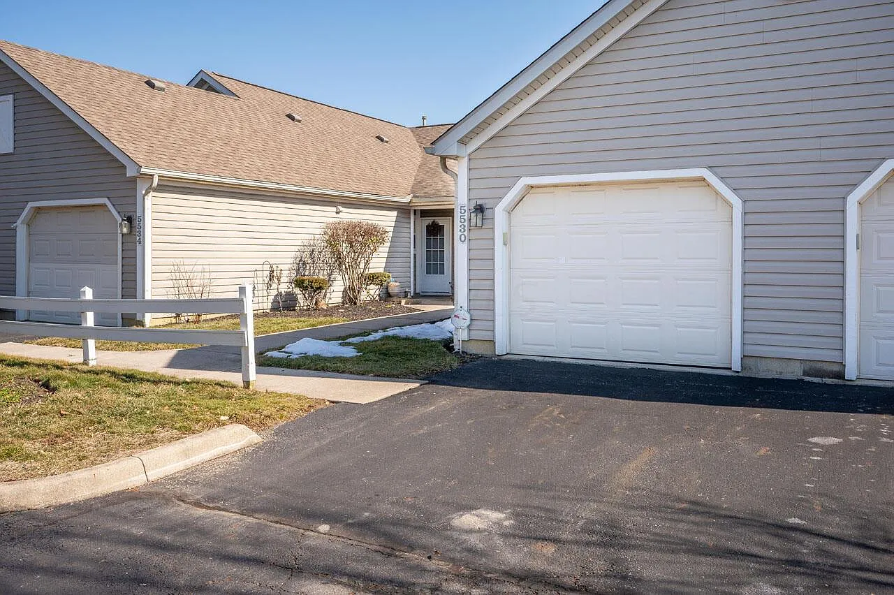 5530 Parkshire Dr photo 1