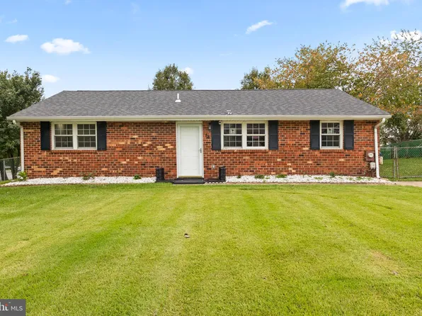 13 Emerson Pl, Newark, DE 19702