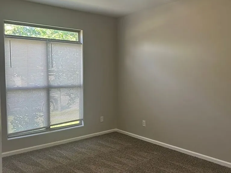 2741 Jacquelyn Ln — Photo 14
