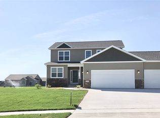 2702 Arbor Way Blvd, Cedar Falls, IA 50613