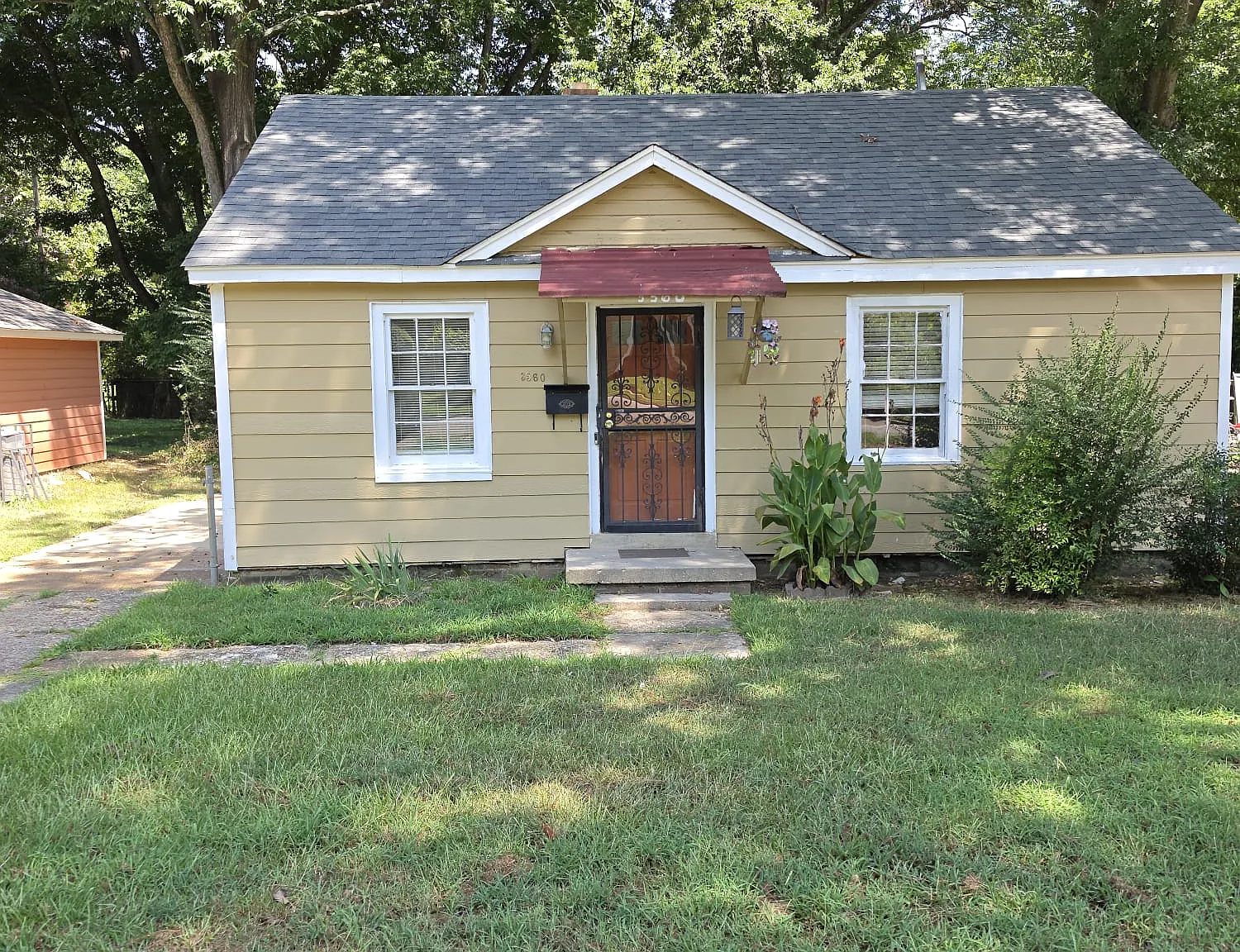3 bed, 1172 sqft, $995 — Photo 1
