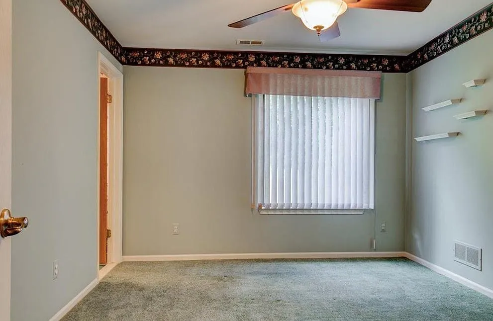2 bed, 1028 sqft, $1,600 — Photo 3