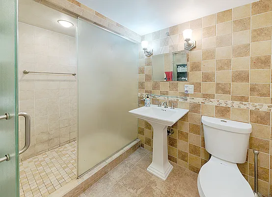 Sold by Foxworth Realty | media 18