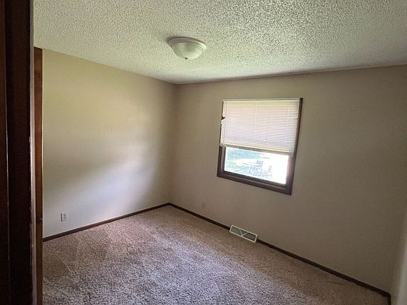 4th image of 1315 Tremont St