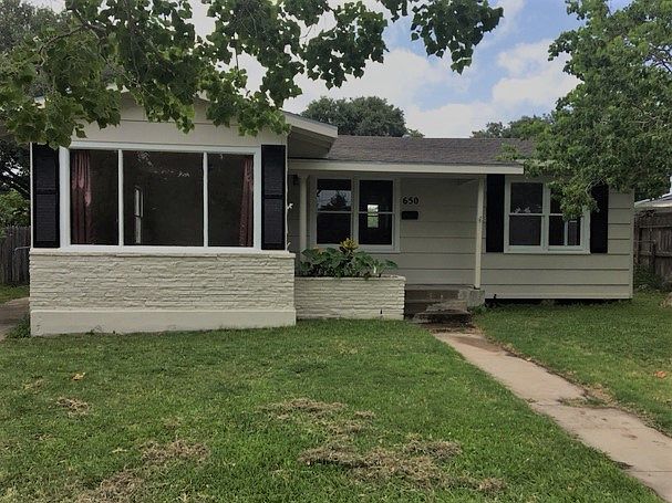 Exterior - Recently painted 