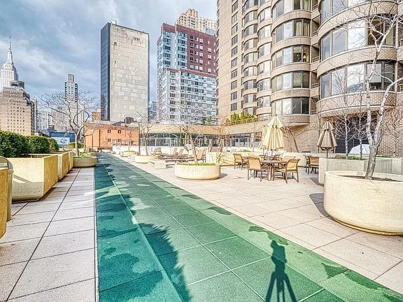 4th image of 330 E 38th St APT 33F