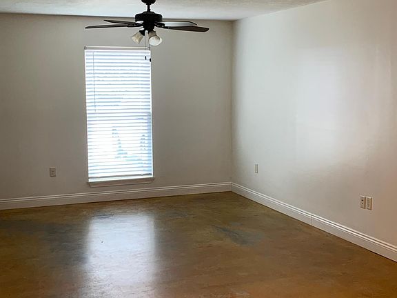 3rd image of 629 Louie St Unit A