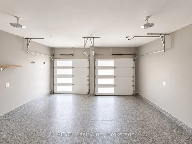 4 McLaughlin St — Photo 4