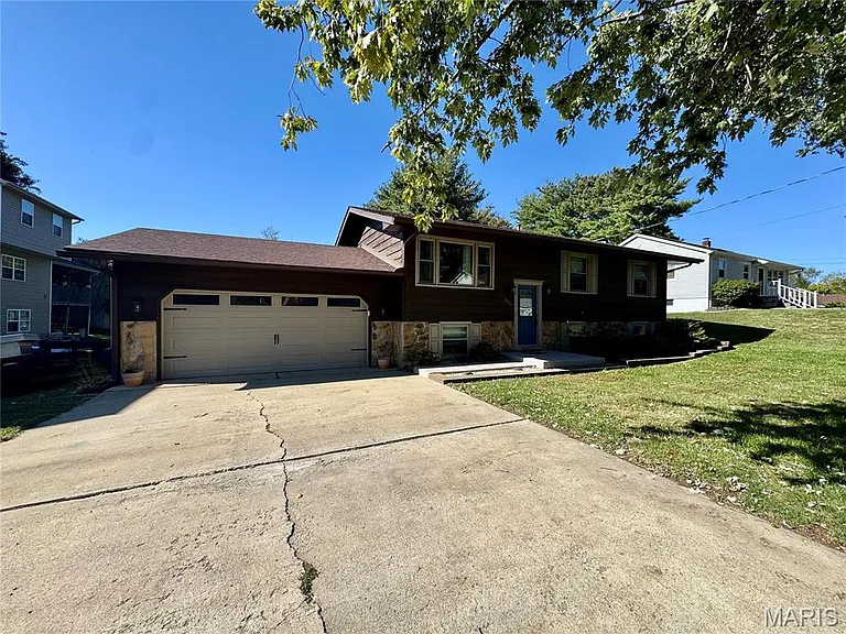 2315 Williams St — Photo 48